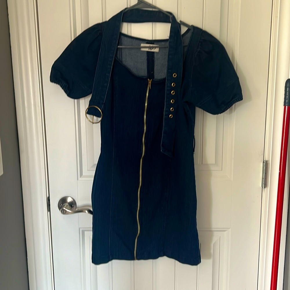 Love 83 jeans brand denim zip up front dress w puff sleeves and matching belt.